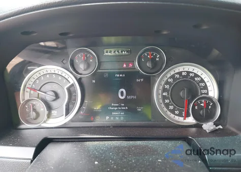 2013 Ram 1500 Laramie z USA, uszkodzony, nr VIN 1C6RR7NTXDS533645